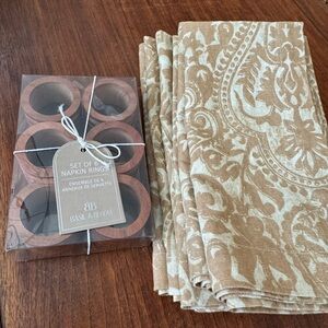 Pottery Barn Dinner Napkins - set of 6 and Napkin Rings